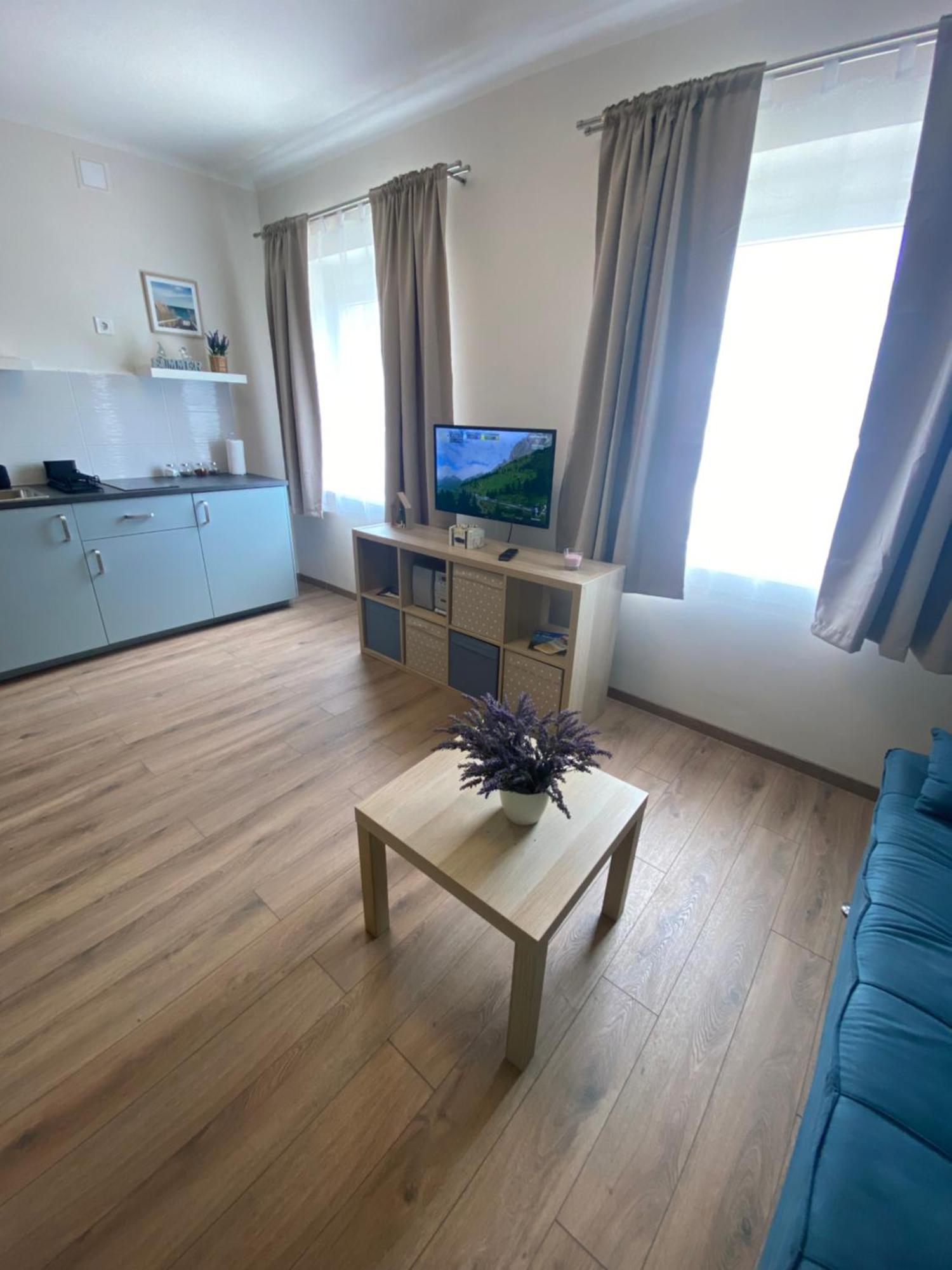 Azur Panorama Apartman Alsoors Exterior photo